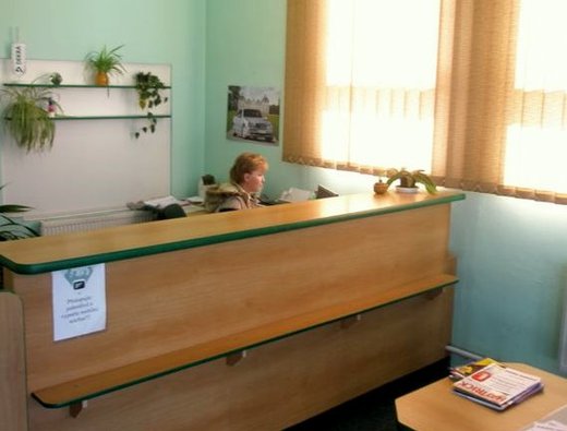 příjímací kancelář - operátorka.jpg